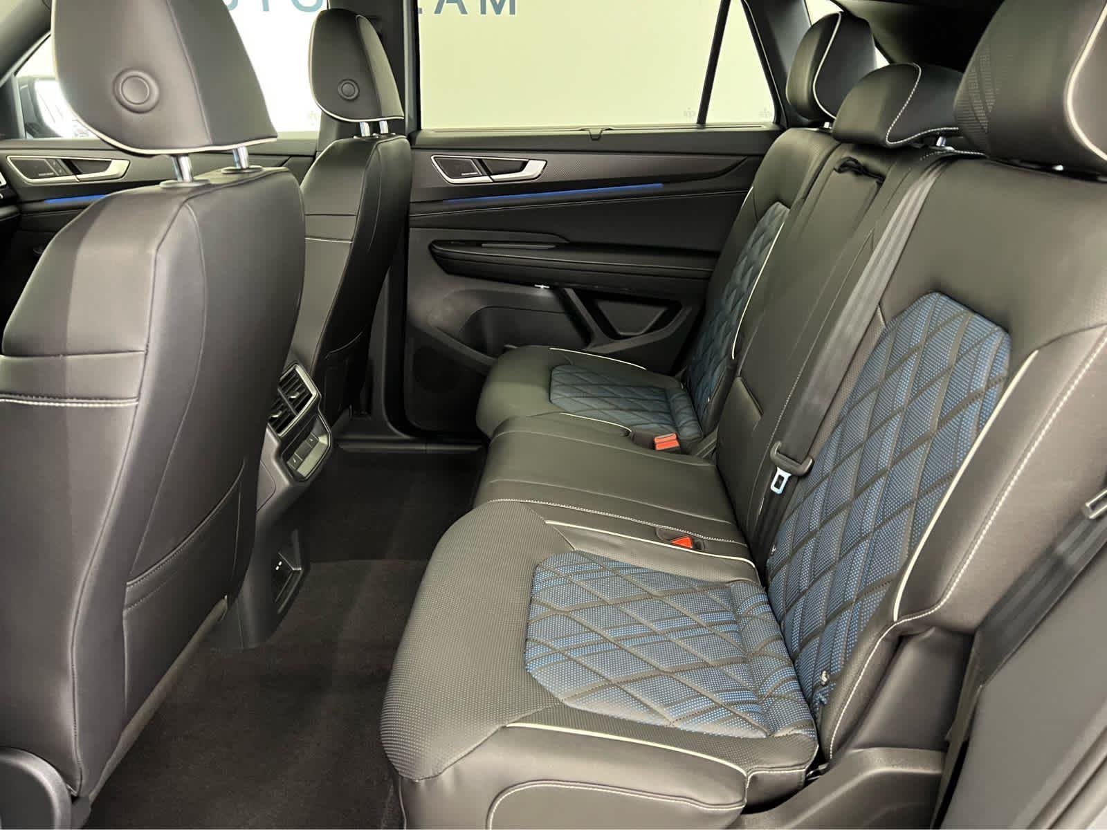 2026 Volkswagen Atlas Cross Sport SEL Premium R-LINE - Photo 29