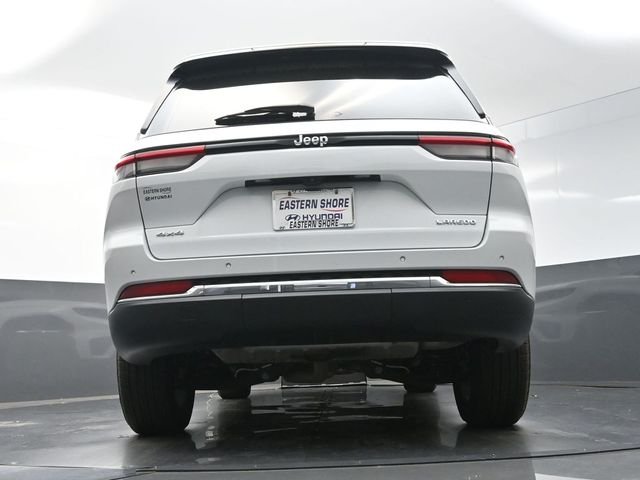 Used 2024 White Jeep Laredo X image 37