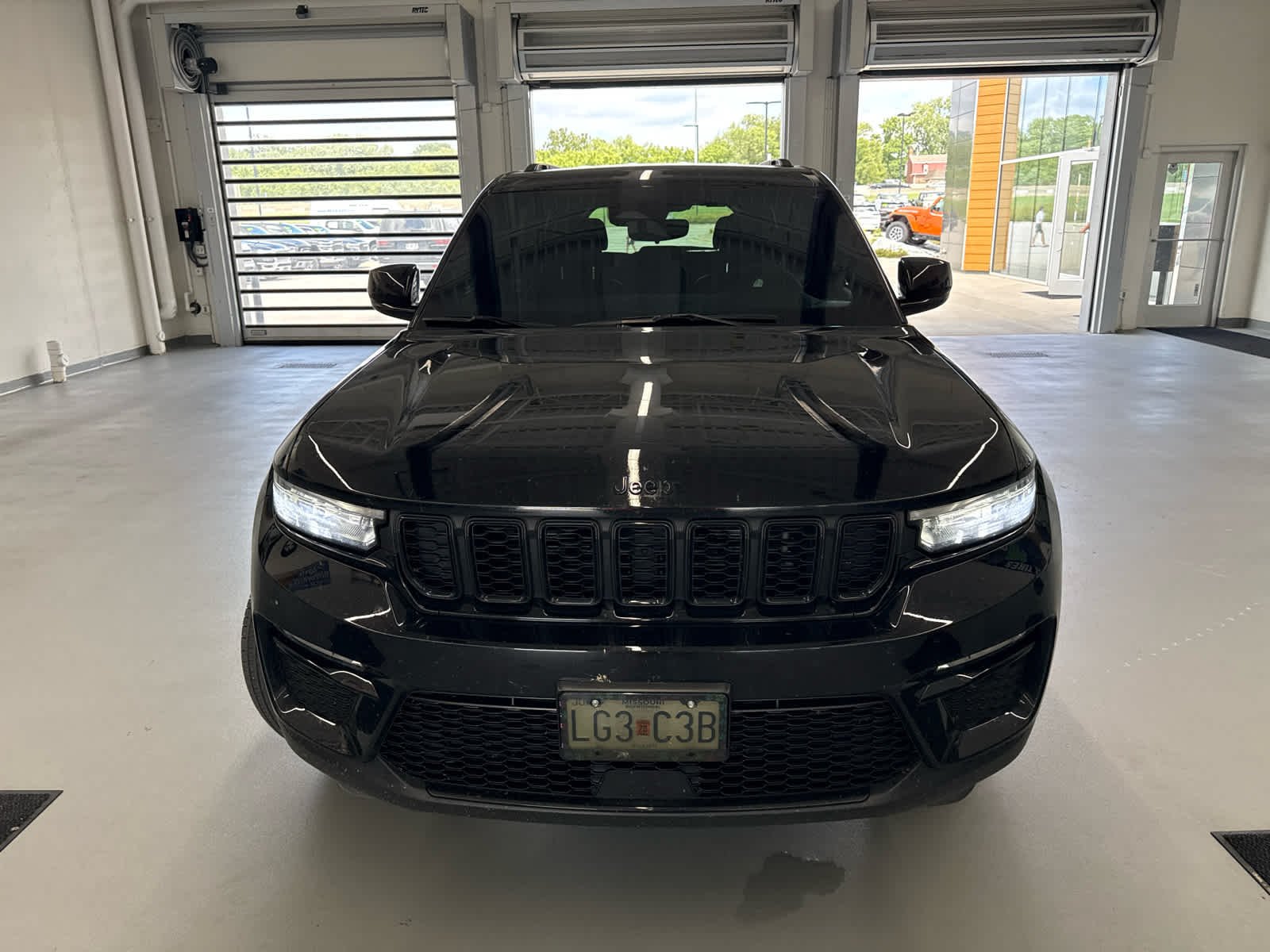 Used 2024 Jeep Grand Cherokee Limited with VIN 1C4RJHBG5R8609614 for sale in Kansas City
