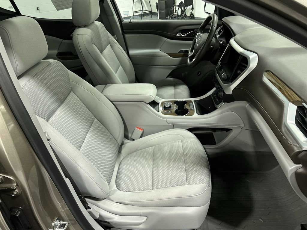 Used 2023 Light Stone Metallic GMC SLE image 26