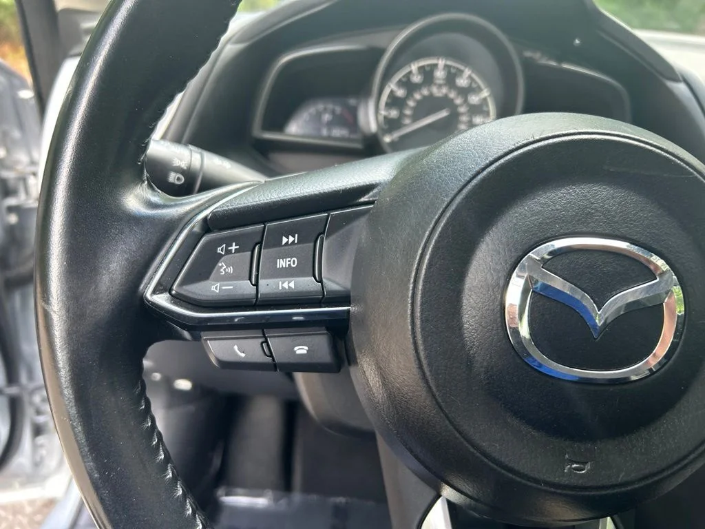 Used 2018 Silver Mazda Touring image 22