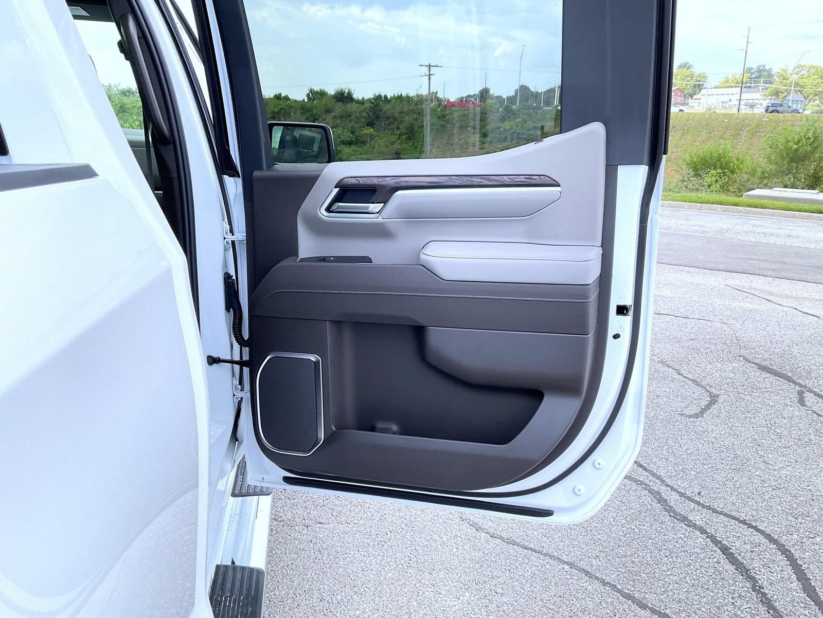 2026 GMC Sierra 1500 SLT - Photo 17