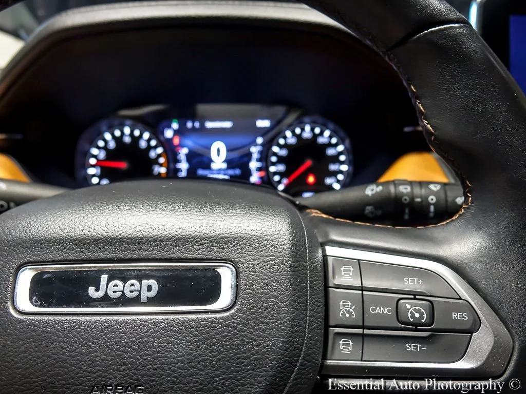 Used 2022 Gray Jeep Limited image 17