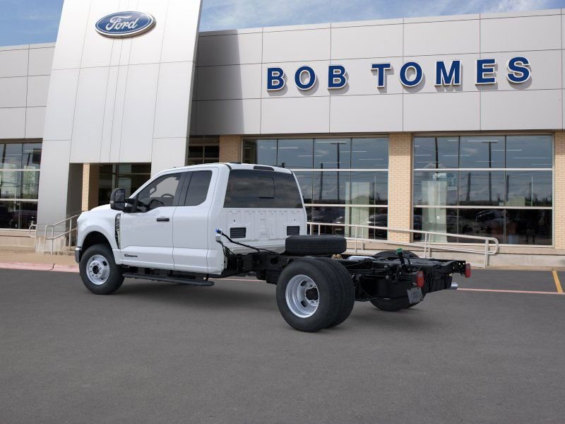 2025 Ford F-350 Super Duty Chassis Cab XL - Photo 5