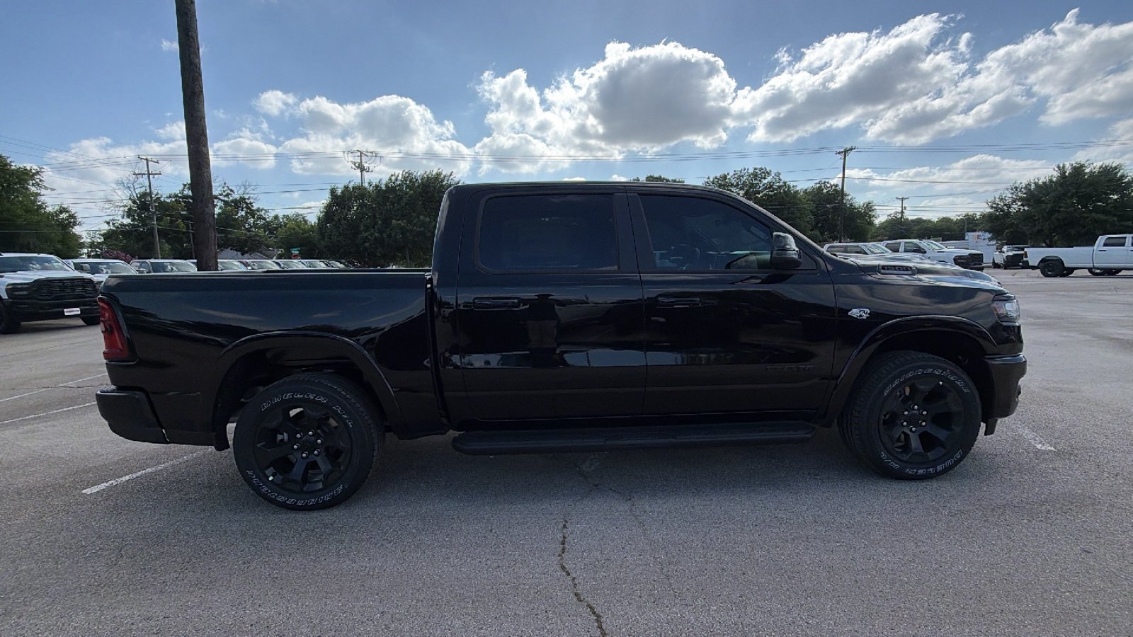 New 2026 Diamond Black Crystal Pearl-Coat Exterior Paint RAM Lone Star image 4