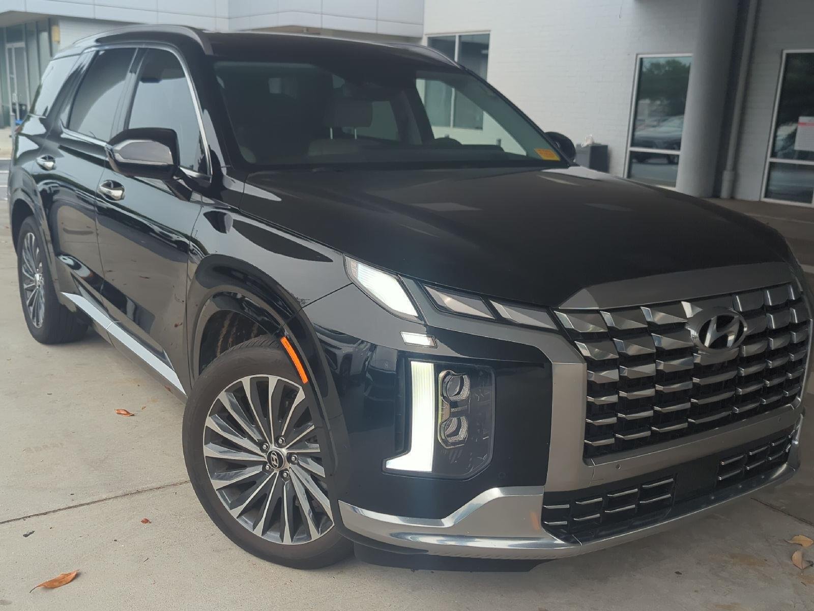 Used 2024 Abyss Black Pearl Hyundai Calligraphy image 1