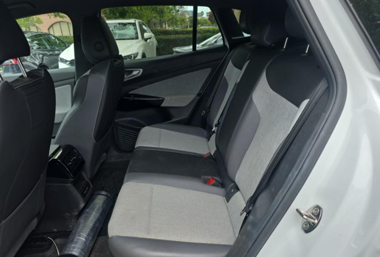 Used 2023 White Volkswagen Pro image 6