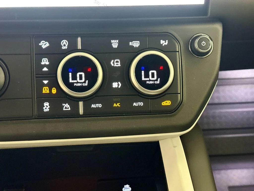 New 2026 Fuji White Land Rover X-Dynamic SE image 16