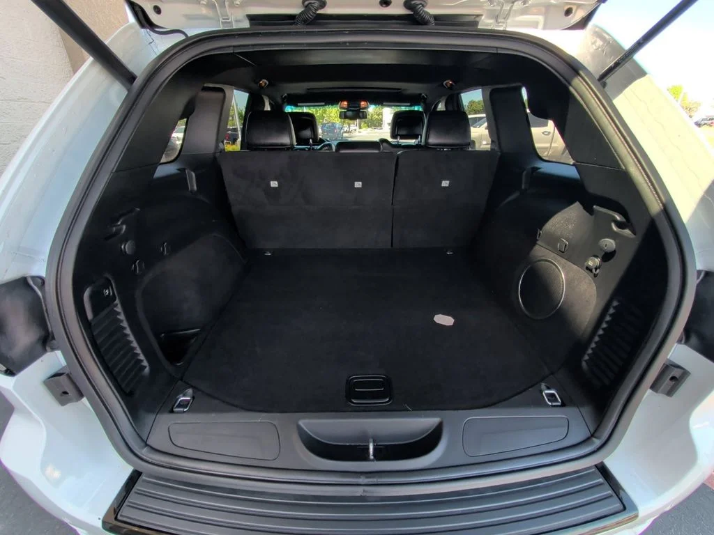Used 2015 White Jeep Altitude image 16