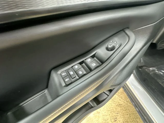 New 2026 Silver Zynith Exterior Paint Jeep Laredo X image 16