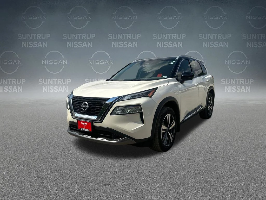 Used 2023 White Nissan SL image 32