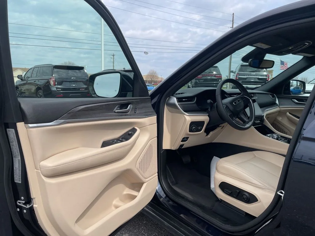 Used 2024 Black Jeep Limited image 16