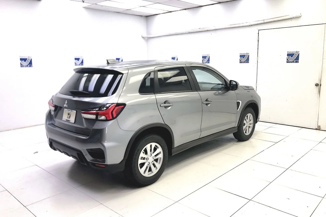 New 2025 Alloy Silver Metallic Mitsubishi S image 7