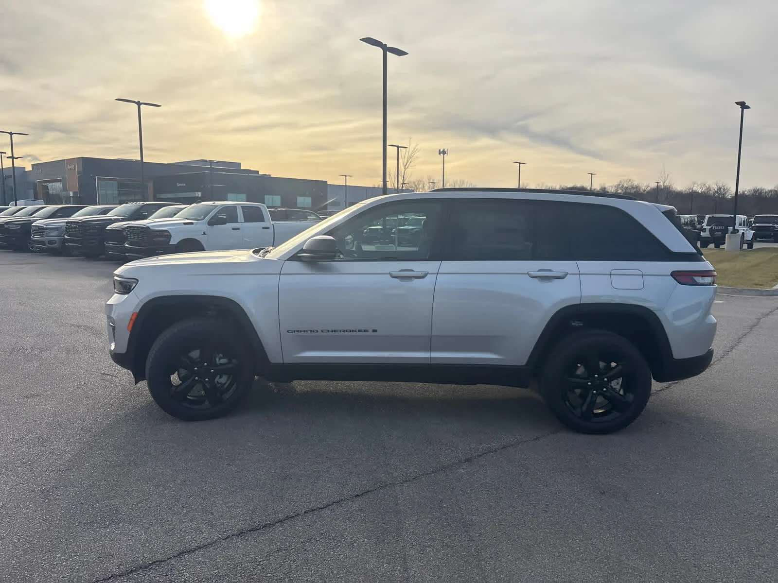 New 2025 Silver Zynith Jeep Limited image 5