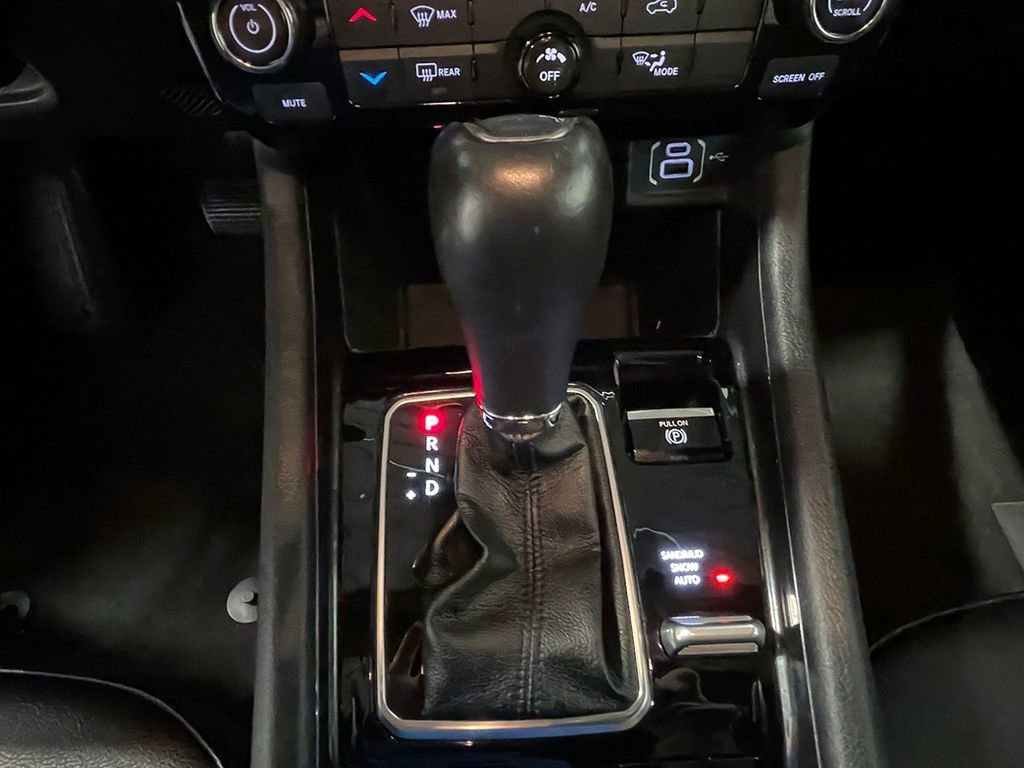 Used 2024 Black Jeep Latitude image 30