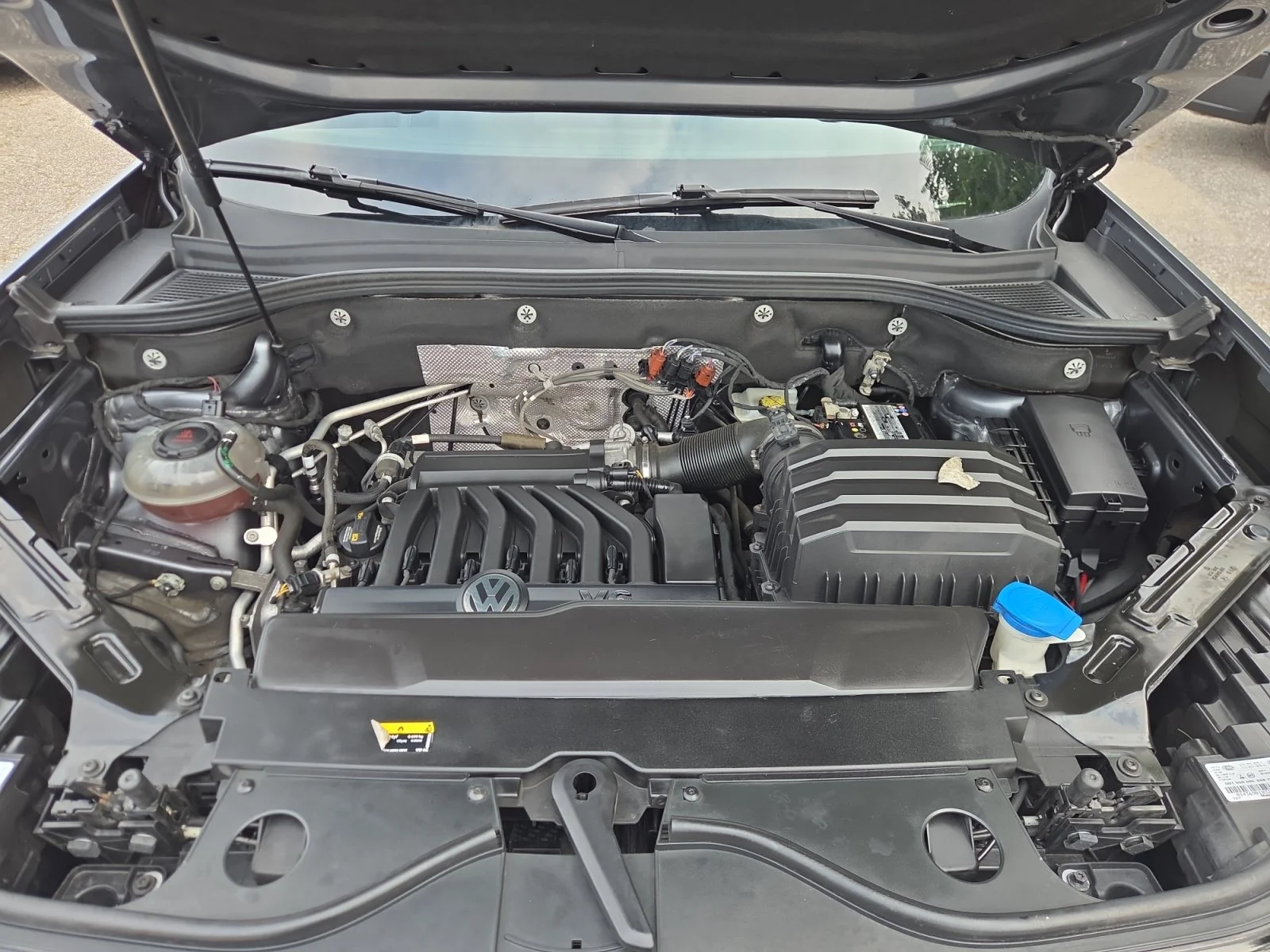 Used 2021  Volkswagen 3.6L V6 SE w/Technology image 18