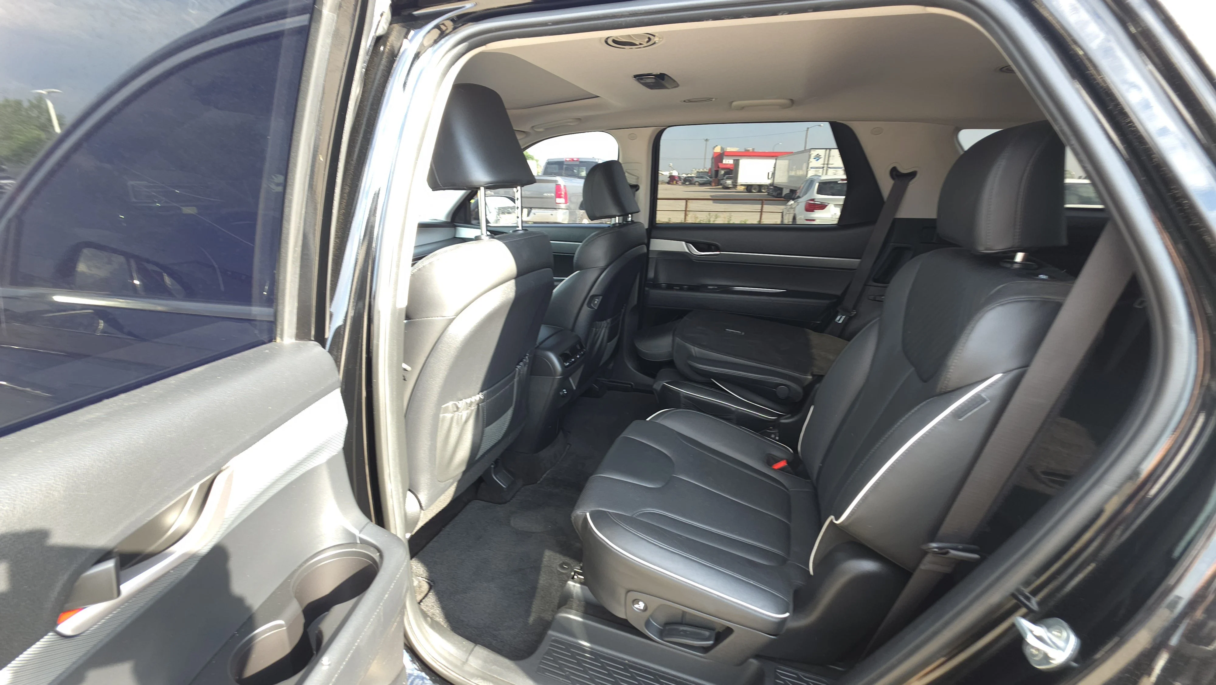 Used 2023 Black Hyundai XRT image 17