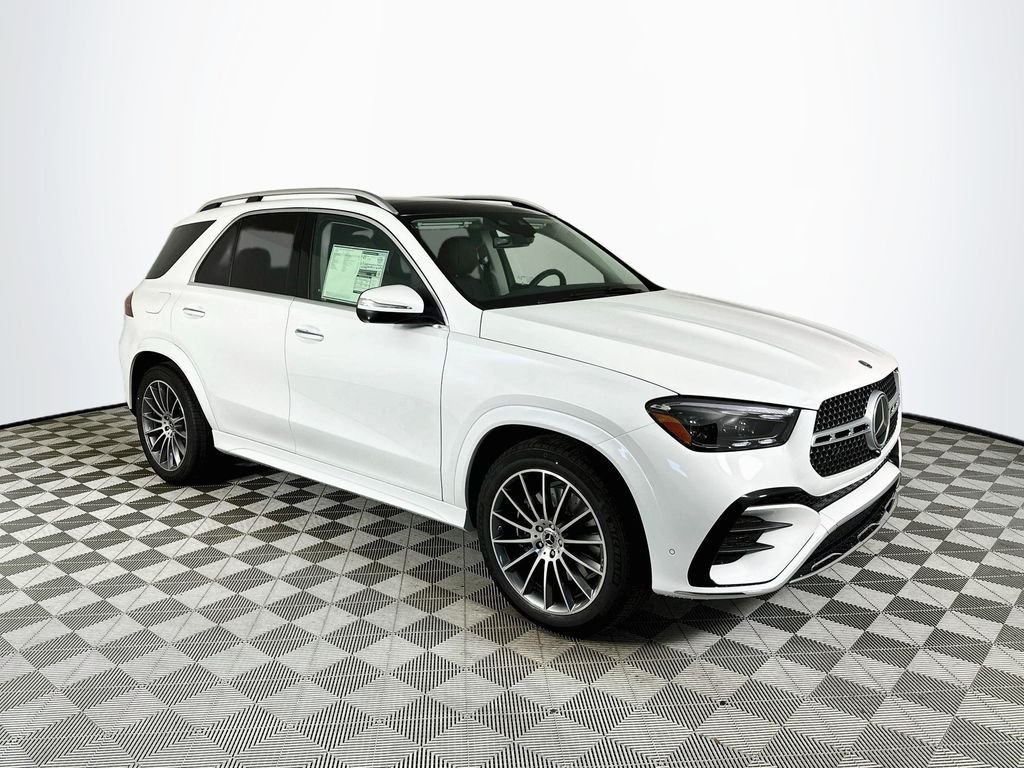 New 2026 MANUFAKTUR Moonlight White Metallic Mercedes-Benz GLE 450 image 1