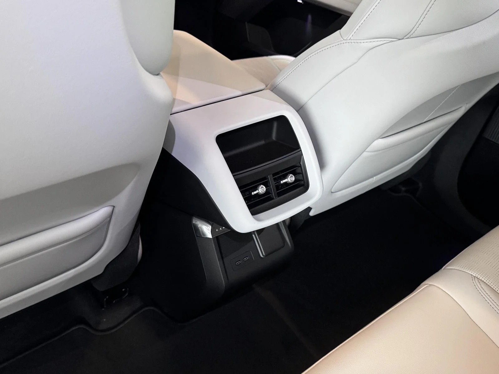 2026 Cadillac LYRIQ Premium Sport - Photo 15