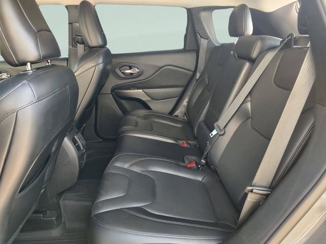 Used 2021 Gray Jeep Latitude Lux image 28