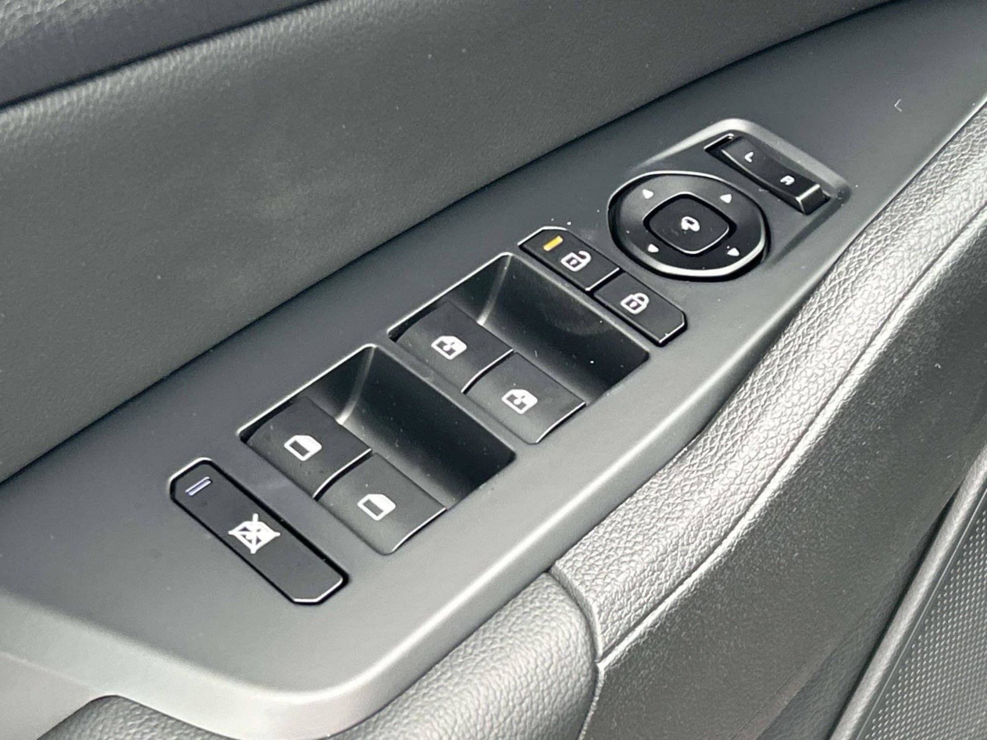 New 2026 Wolf Gray Kia X-Line image 22