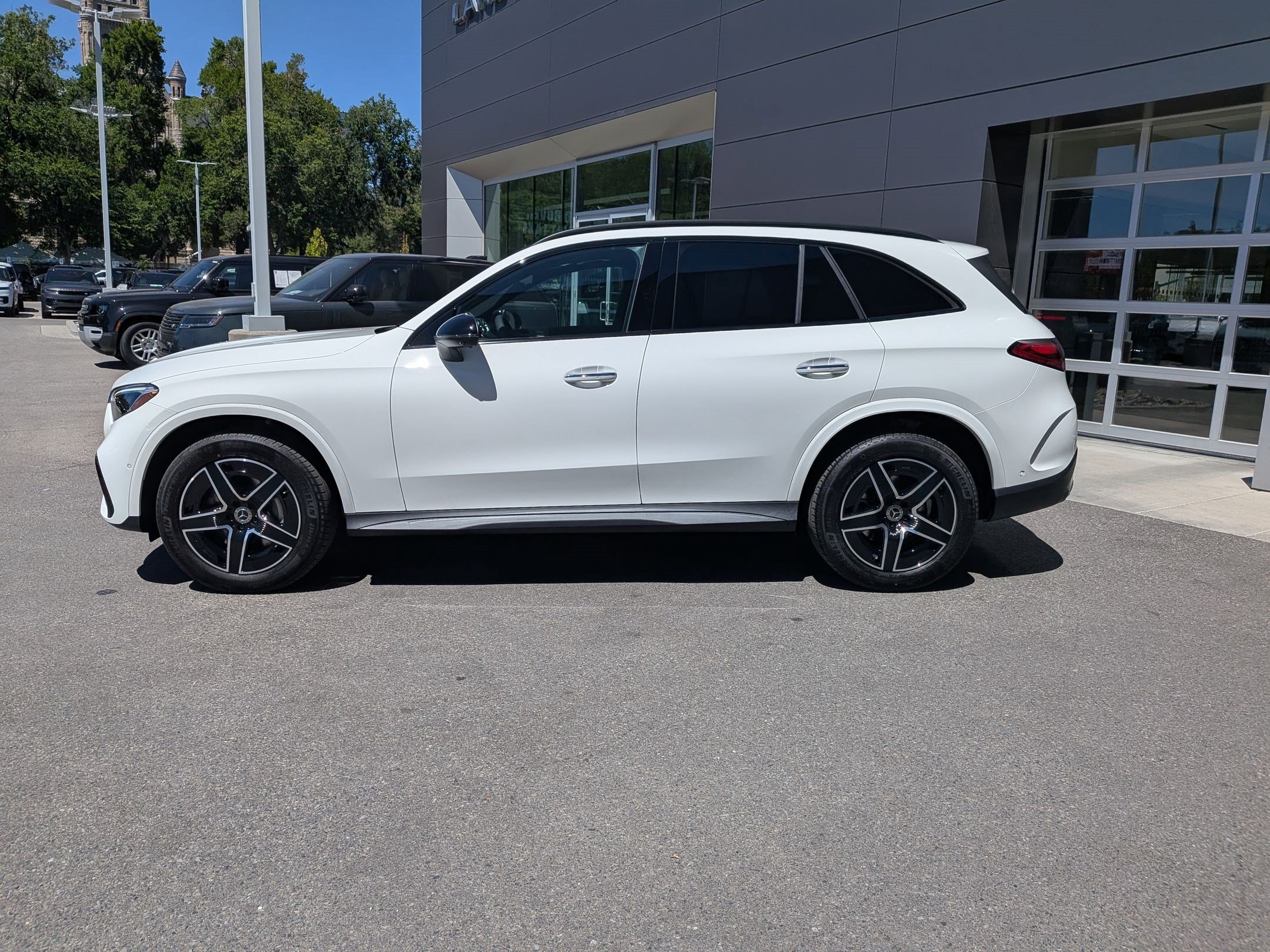 New 2026 Polar White Mercedes-Benz GLC 300 image 23