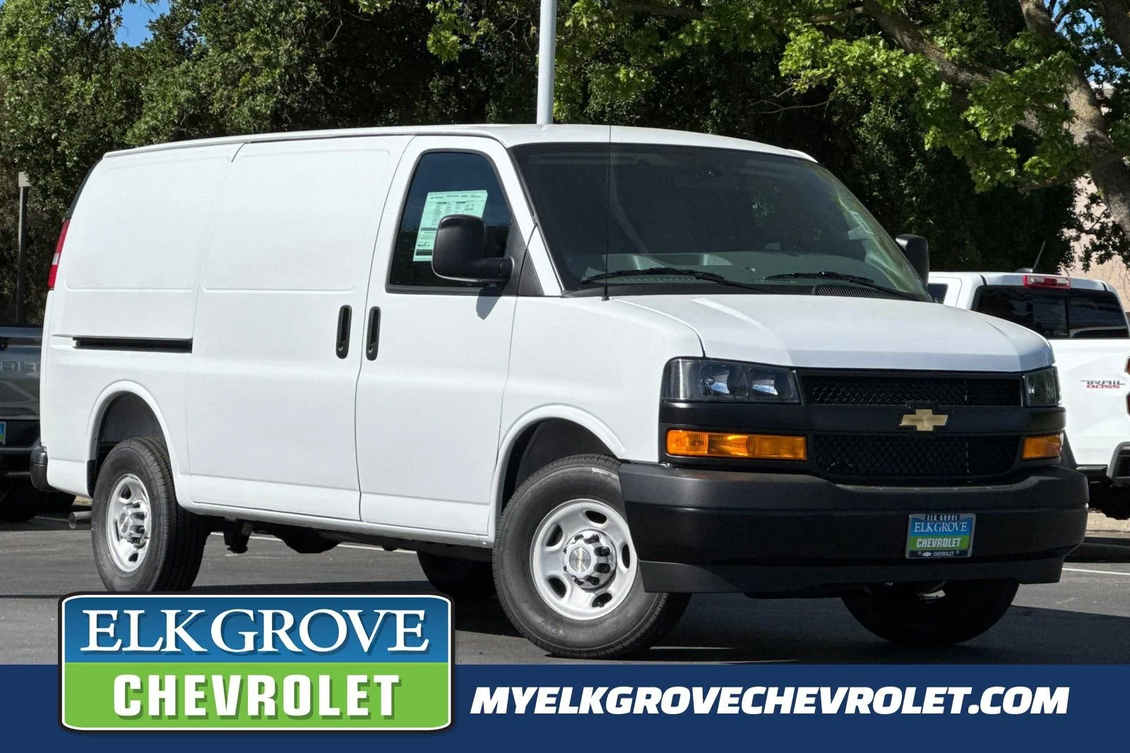 2026 Chevrolet Express 2500 Work Van HD's photo