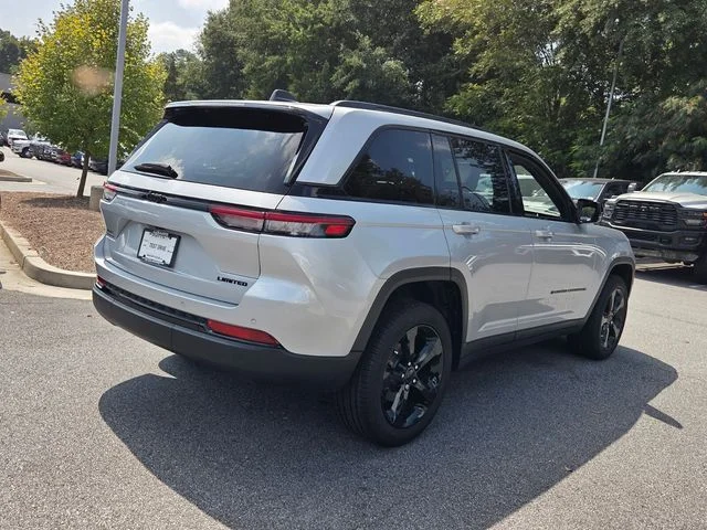 Used 2025 Silver Jeep Limited image 9