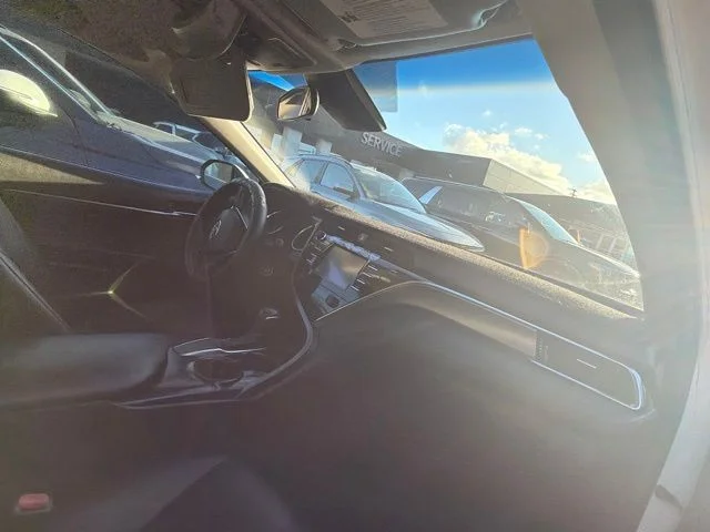 Used 2018 White Toyota SE image 14
