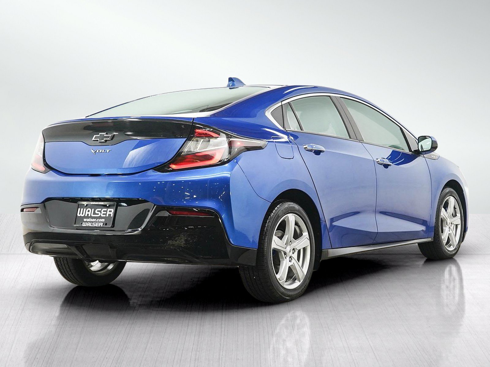 Used 2017 Kinetic Blue Metallic Chevrolet LT image 5