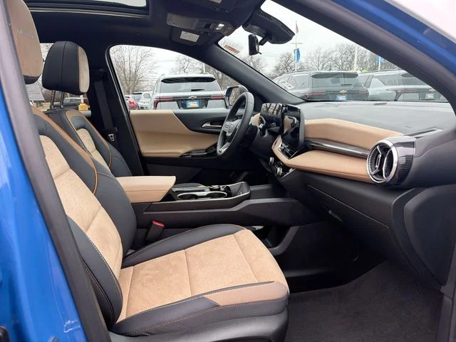 Used 2025 Blue Chevrolet ACTIV image 27