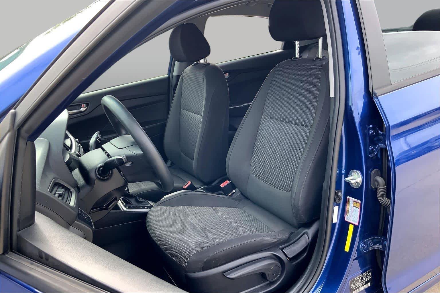 Used 2022 Admiral Blue Hyundai SE image 8