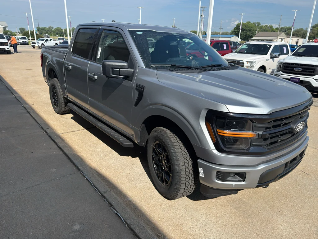 New 2026 Iconic Silver Metallic Ford XLT image 3
