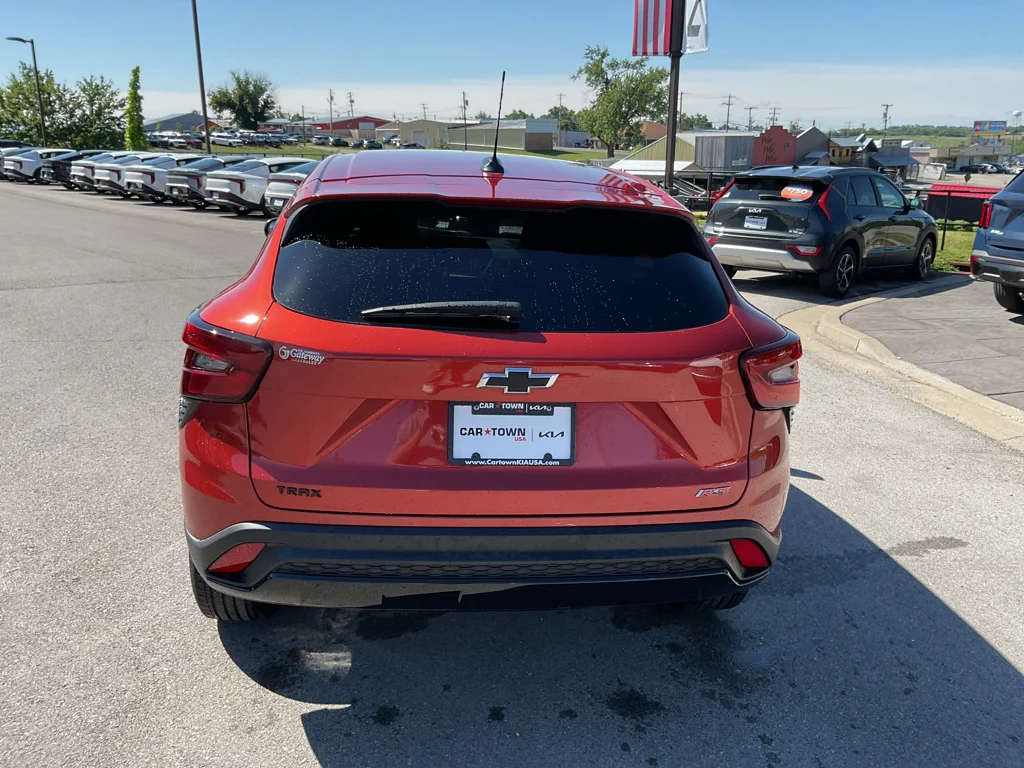 Used 2024 Cayenne Orange Metallic Chevrolet 1RS image 9