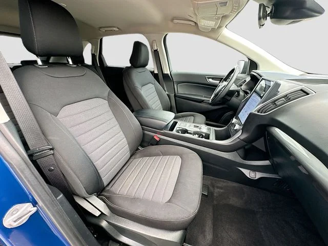 Used 2022 Blue Ford SE image 26