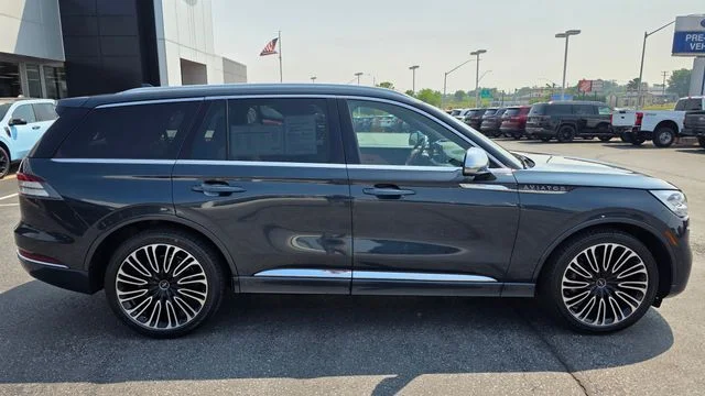 Certified Used 2020 Flight Blue Lincoln Black Label image 8