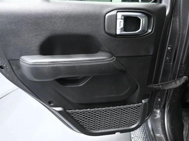 Used 2022 Gray Jeep Unlimited Sahara image 11