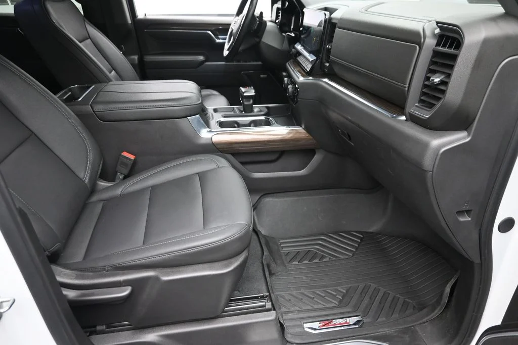Used 2024 White Chevrolet LT Trail Boss image 9
