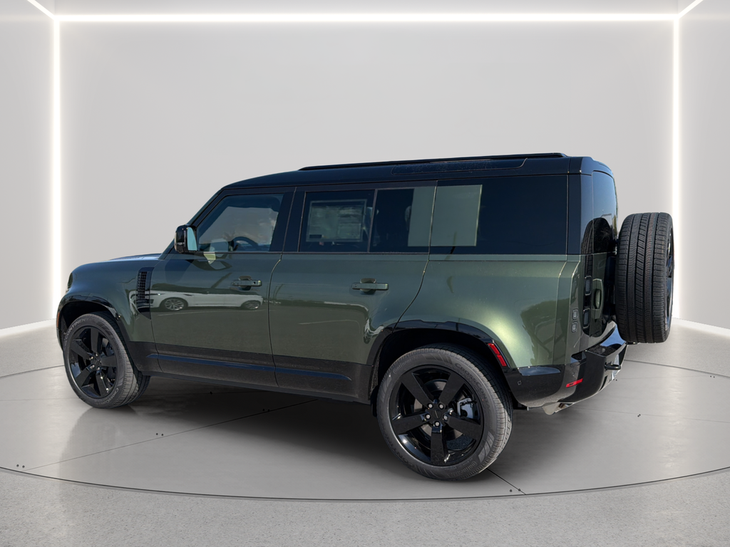 New 2026 Woolstone Green Land Rover X-Dynamic SE image 8
