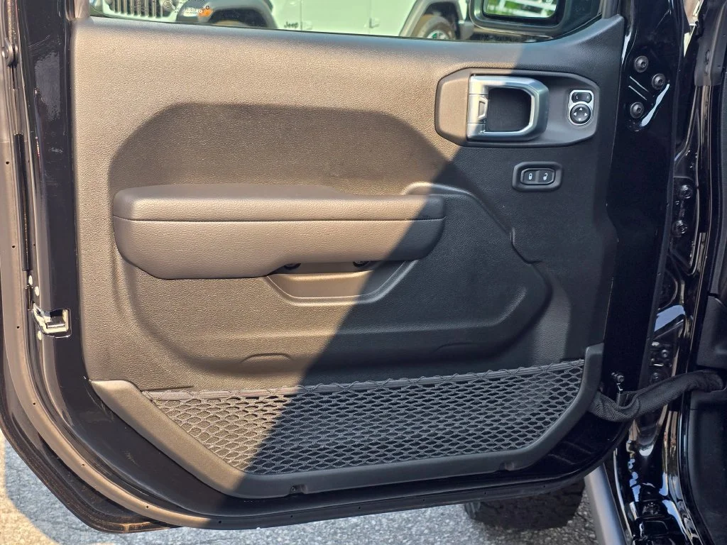 New 2026 Black Jeep Rubicon image 36