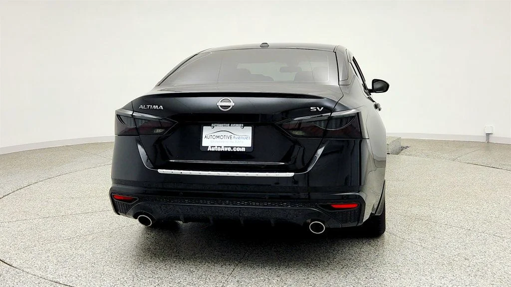 Used 2023 Super Black Nissan 2.5 SV Sedan w/ Moonroof, ProPILOT Assist & 12.3-Inch Touchscree image 6
