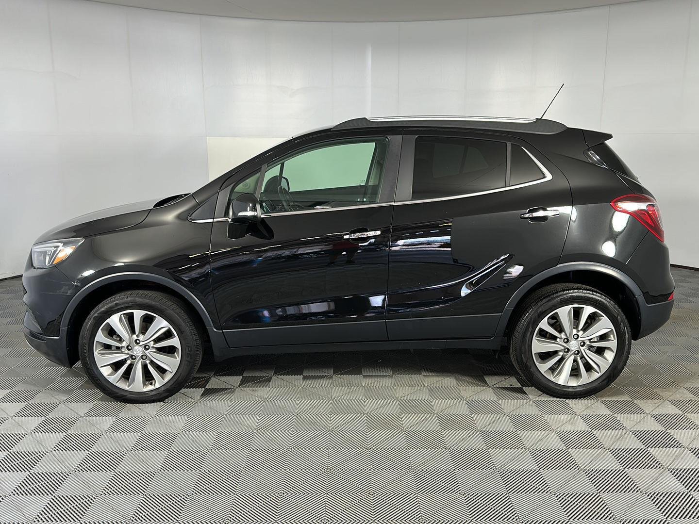 Used 2019 Ebony Twilight Metallic Buick Preferred image 5
