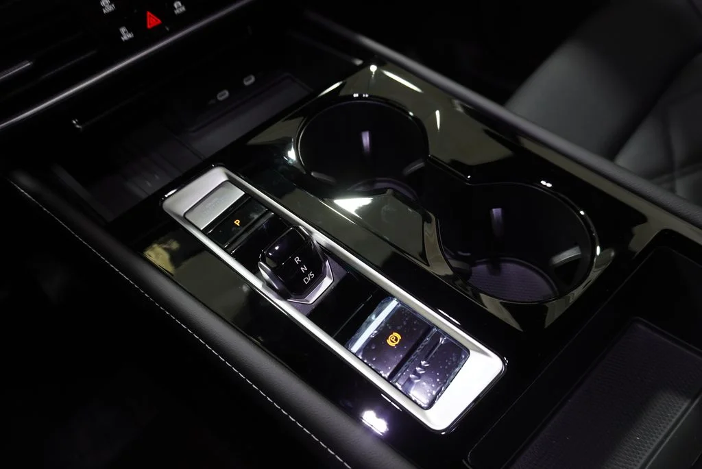 New 2026  Volkswagen SE w/Technology image 18