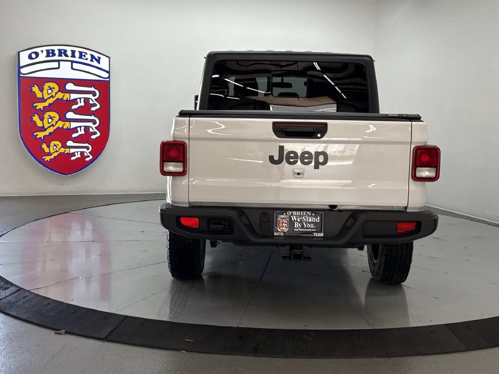 Used 2022 Bright White Clearcoat Jeep Sport image 11