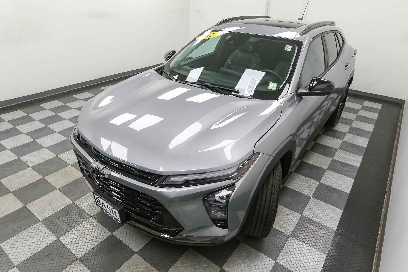 Used 2025 Sterling Gray Metallic Chevrolet ACTIV image 6