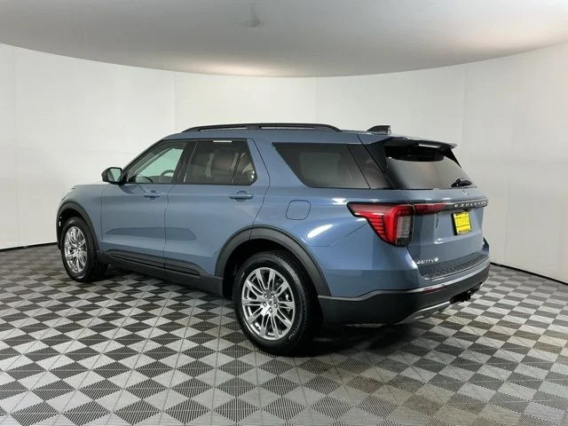 Used 2026 Vapor Blue Ford Active image 7
