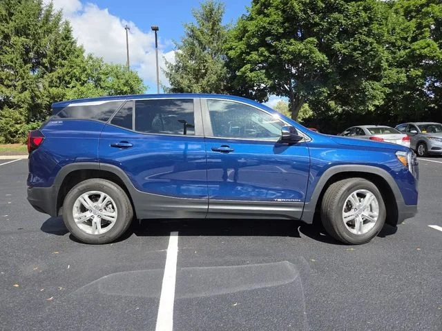 Used 2023 Marine Metallic GMC SLE image 19