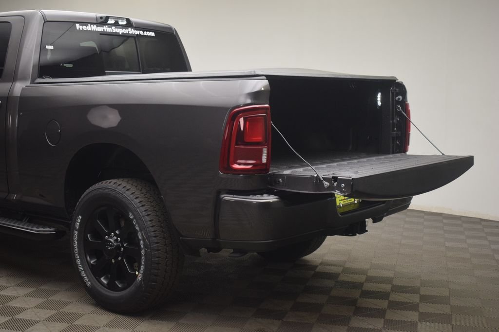 New 2026 Granite Crystal Metallic Clear-Coat Exterior Paint RAM Laramie image 16