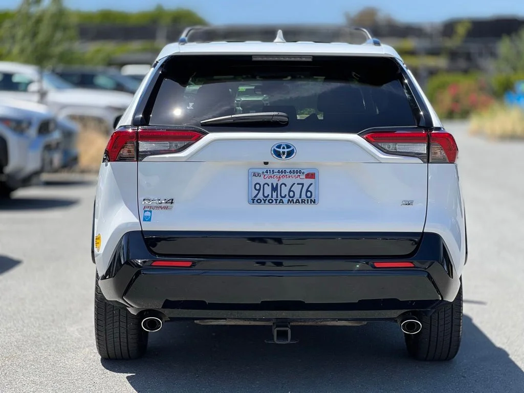 Used 2022 White Toyota SE image 10