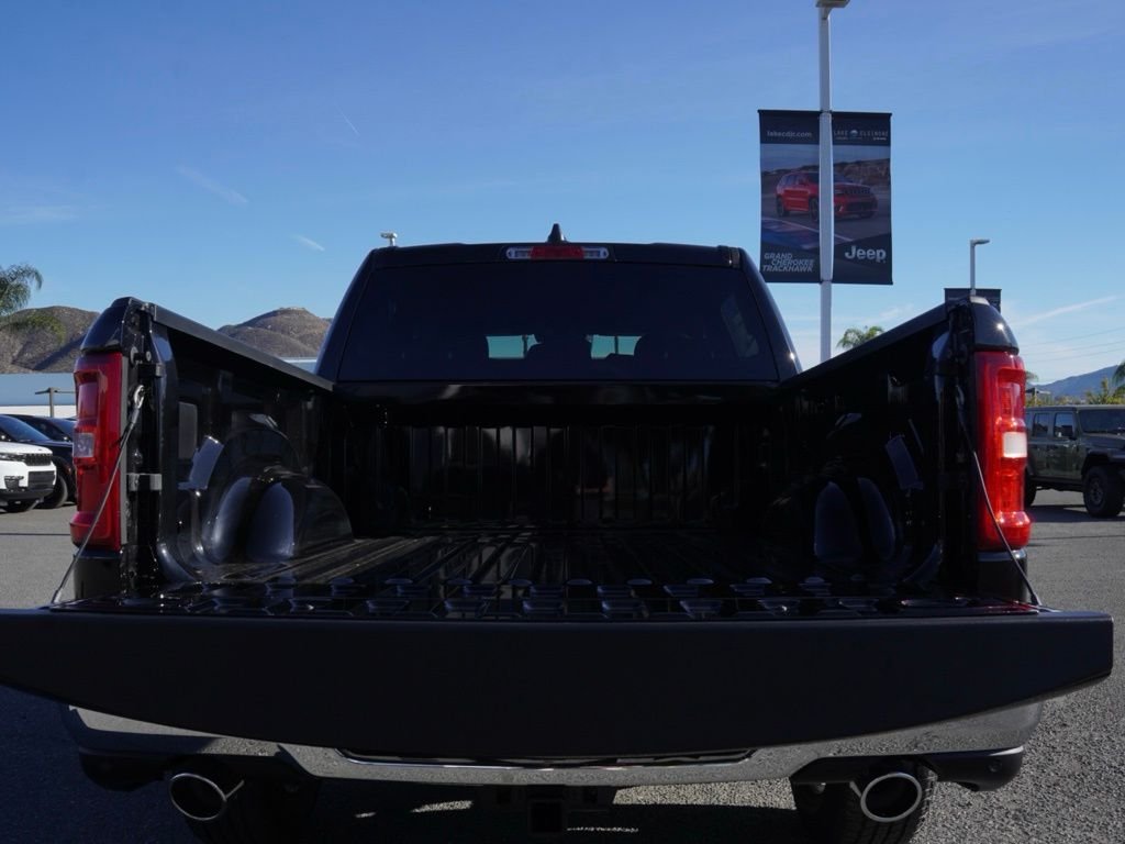 New 2026 Diamond Black Crystal Pearl-Coat Exterior Paint RAM Big Horn image 5